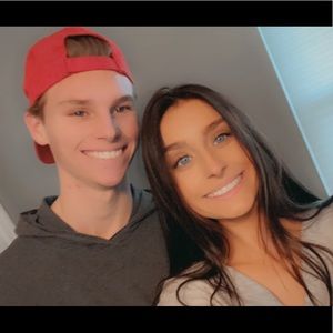 Meet your Posher, Courtney